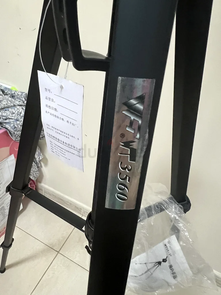 حامل ثلاثي من ويفنغ طراز WT-3560 عالي الجودة للحصول على لقطات ثابتة!63234613764866112