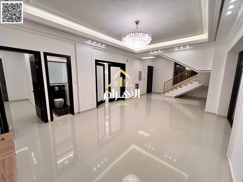 Two-story villa with a modern roof, opposite a mosque and direct services, freehold for all nationalities, at a negotiable price, with no down payment63900819270403113