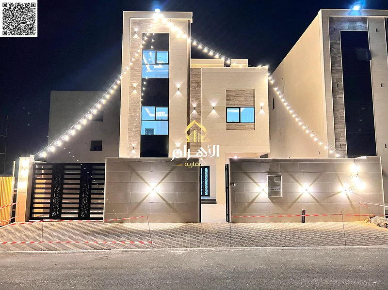For sale, a two-story villa with a roof and a large courtyard. Freehold for all nationalities for life, including registration and ownership fees.63893128849921110