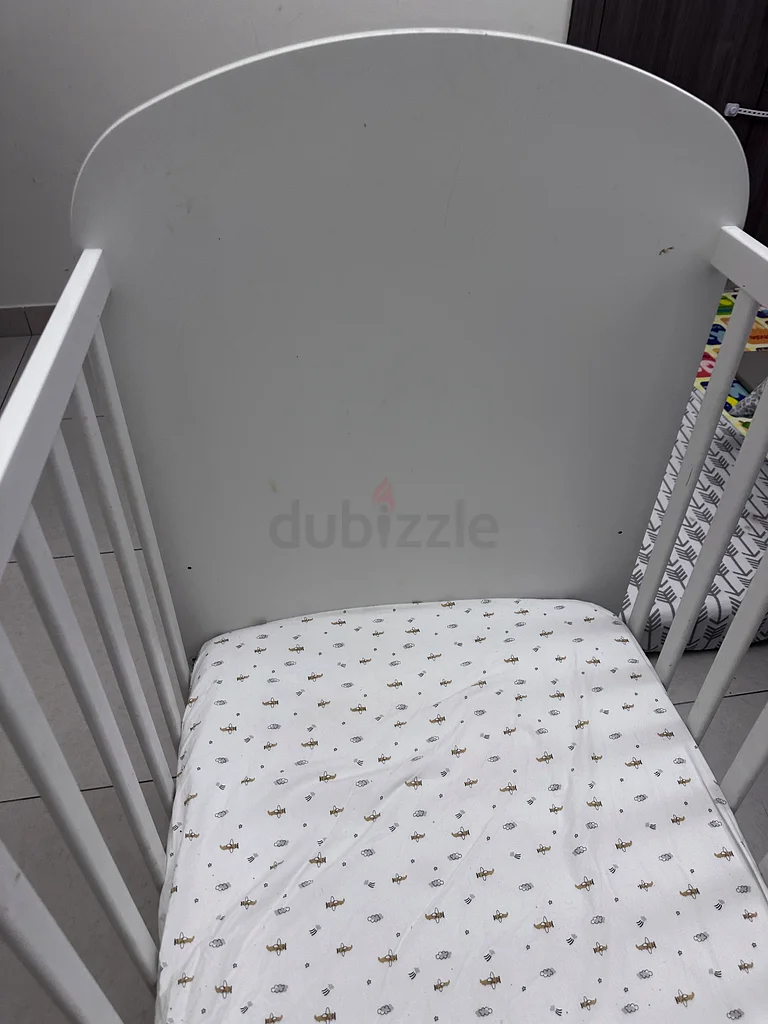 Baby crib63204250928898111