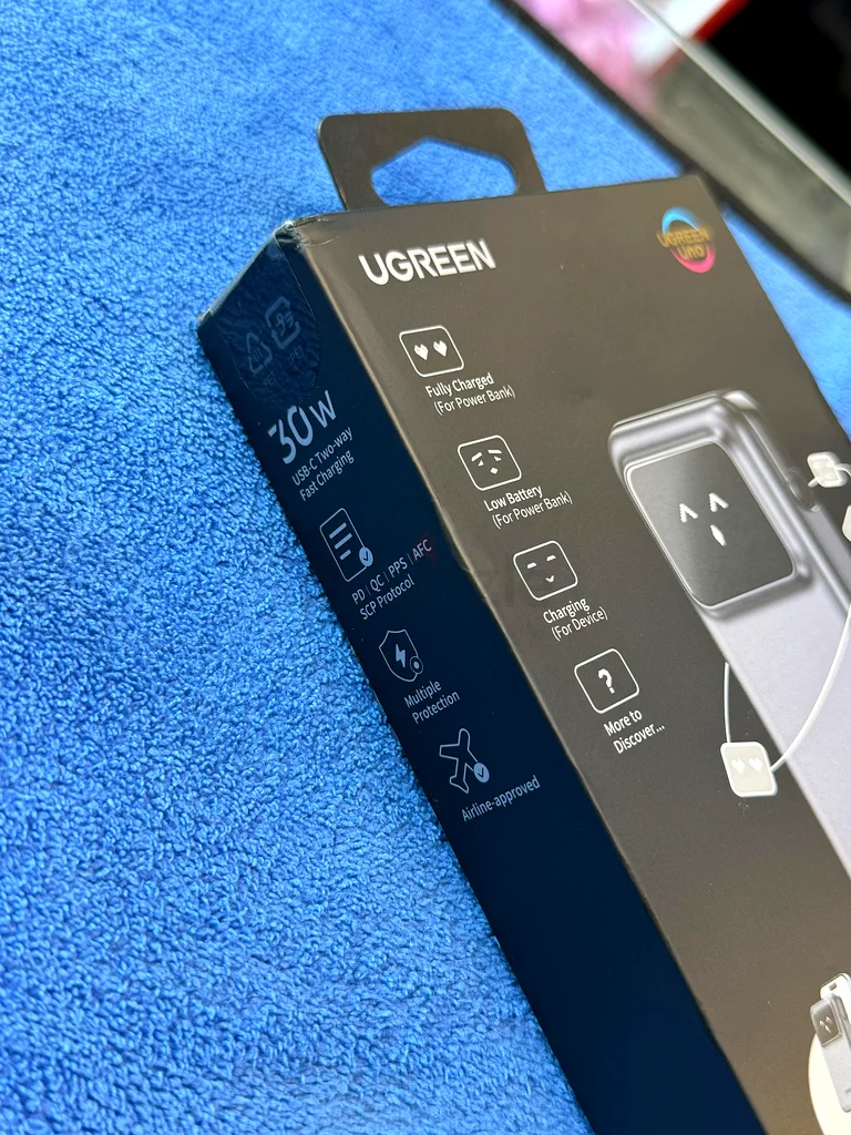 UGREEN Uno | PowerBank with USB c cable built-in | 10000 mAh | 30W fast charging63190118083459113