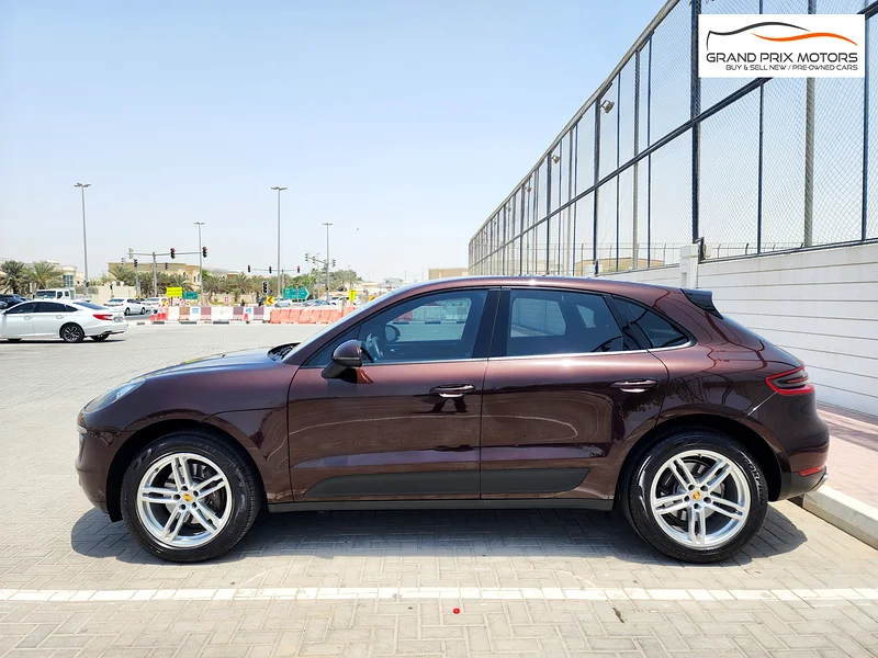 Porsche Macan V4 2.0 Turbo 2017 Model GCC Specs With Full Service History In Perfect Condition63169917247875114
