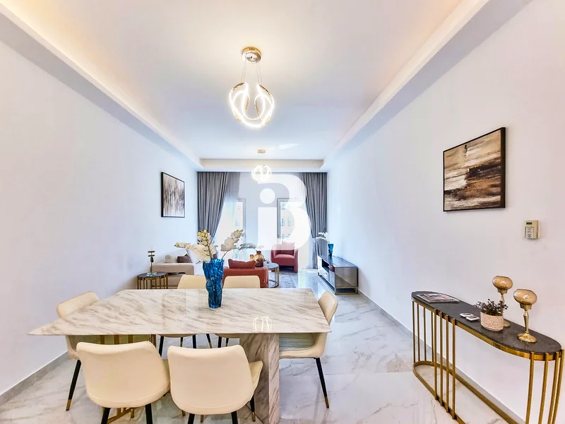 2 bedrooms | Near Metro | Upgrade Available63936255295746112