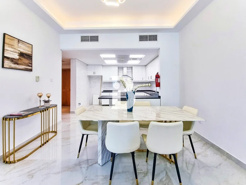 2 bedrooms | Near Metro | Upgrade Available63936255295746113