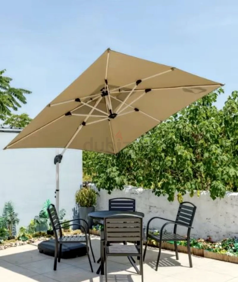 Outdoor Umbrella with Heavy Base - Brand New 2.5x2.5m63191112739971111
