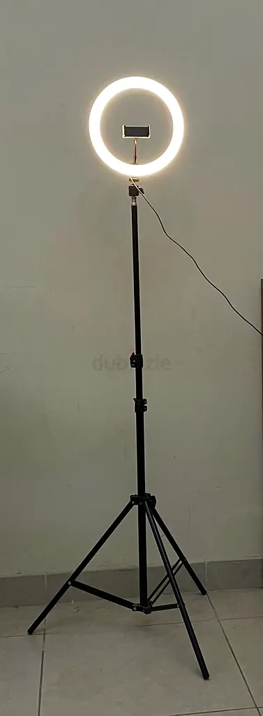 حامل ثلاثي قابل للتعديل في التصوير - مثالي لجميع احتياجاتك في التصوير!