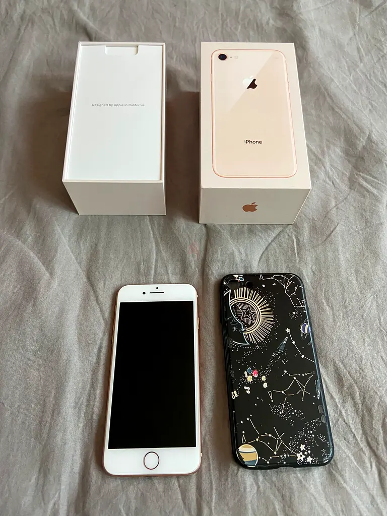 iPhone 8 with box63213932649473111