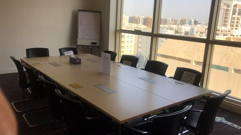ابحث عن مكتب مخصص في أبو ظبي، طريق المطار62933687322882114