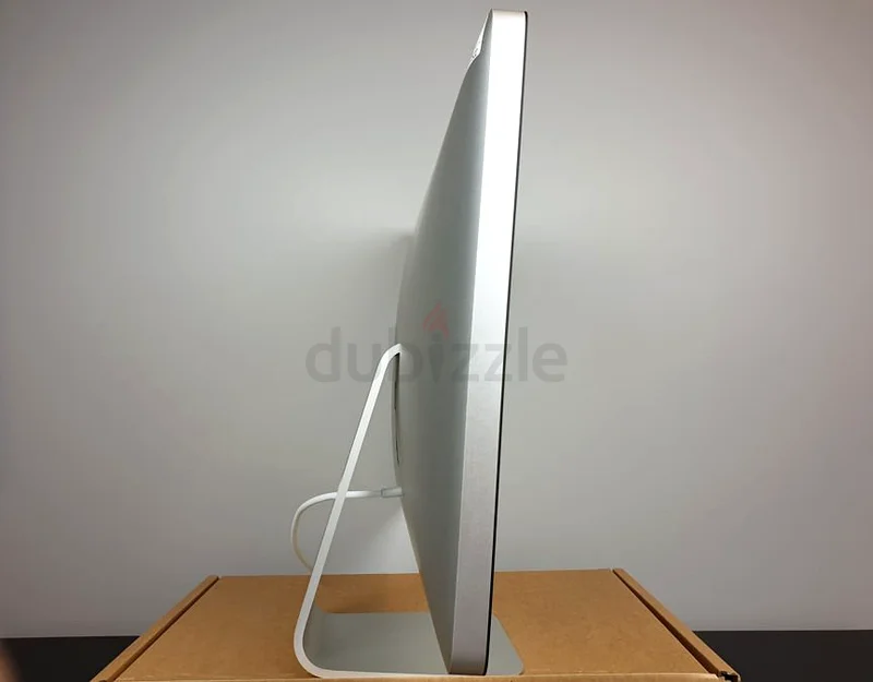 Apple Thunderbolt Display (27-inch
Monitor)Compatible latest Macbook/Air/ Mini (USB-C)to Thunderbolt63167113315843113