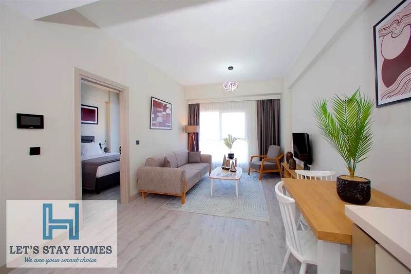 Great deal with furnished unit, kitchen, free gym & pool | Always protected | Metro right next door63168981261569111