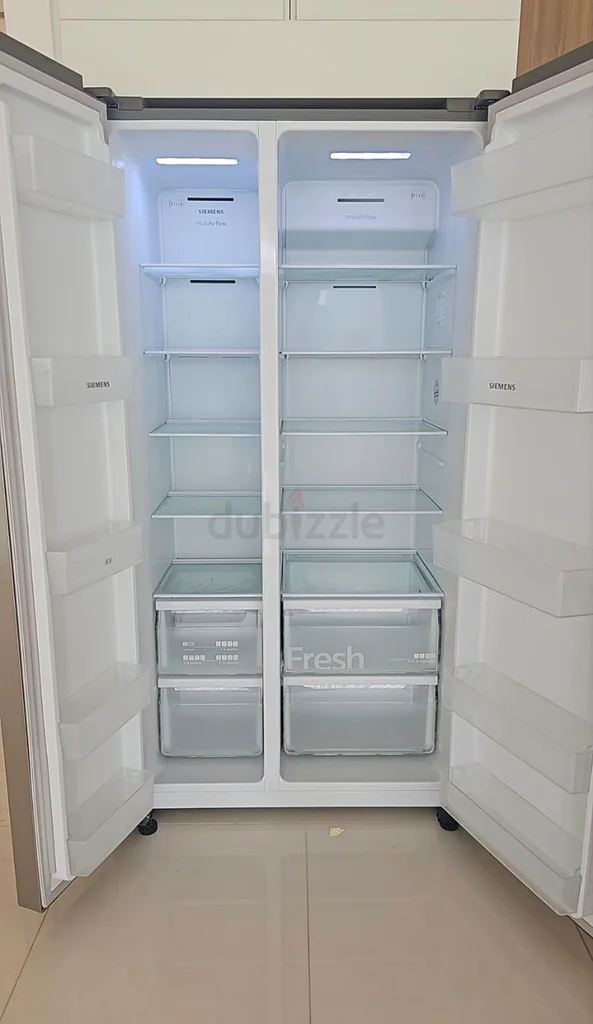 ثلاجة كبيرة من طراز سيمنس الأحدث63168987743875111