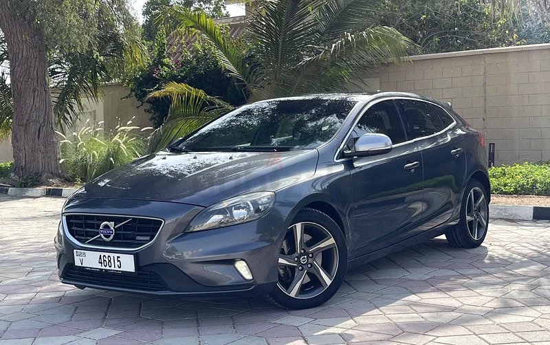 GCC VOLVO_ V40 R Design 2014 Full Option IN Good Condition63222806229378111