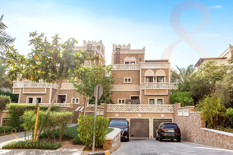 فيلا مؤثثة مذهلة | إطلالة بحر مذهلة63804974963971111