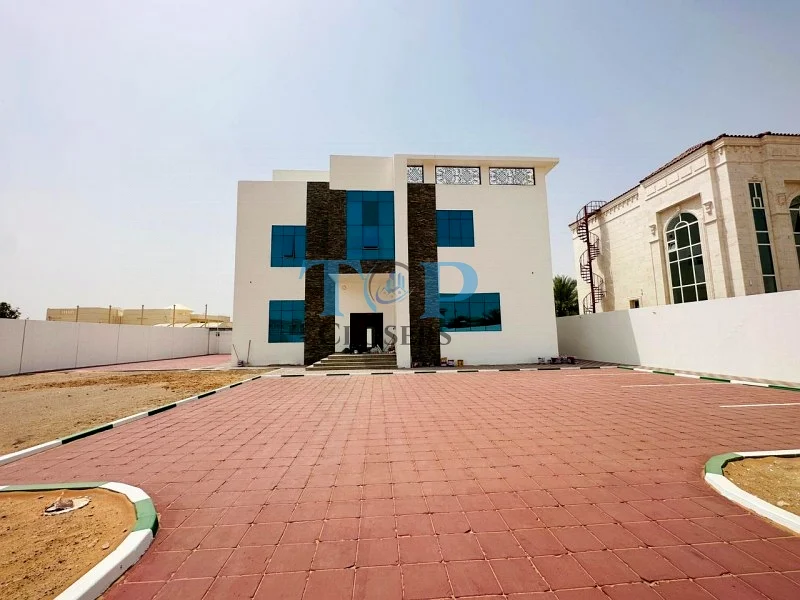 فيلا منفصلة جديدة كليًا مكونة من 6 غرف | فناء كبير | يجب رؤيتها63171303217666116