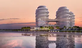 Beach front project I Walking distance to the Wynn