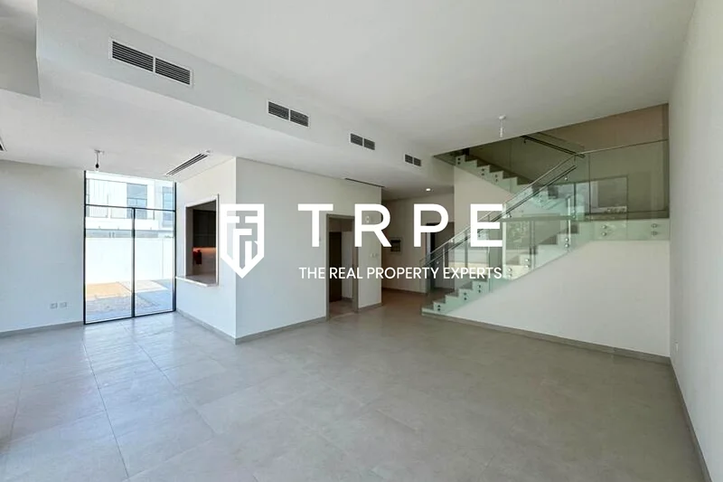 4BR Single Row | Close To Park | Vacant63165229198594111