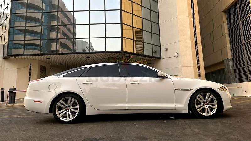 Jaguar XJL (Service with company records )62930627253507113