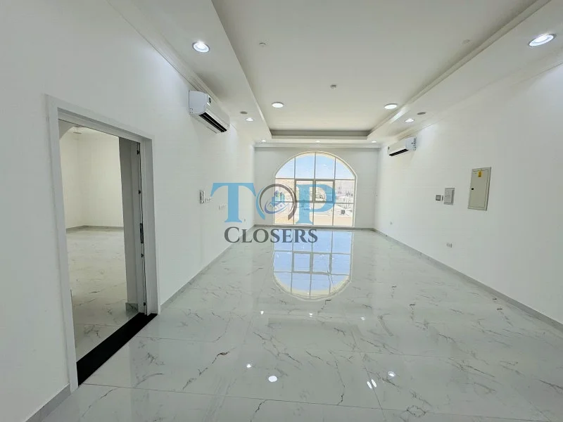 مدخل منفصل | خزائن مدمجة | فناء كبير63306617630337114