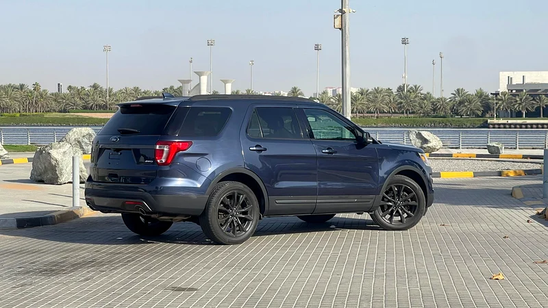 Ford Explorer XLT, fully optioned and in perfect condition63156539568386113