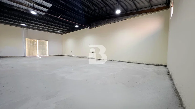250 SQM Warehouse in Mussafah M40 for Business Use63165232148738111