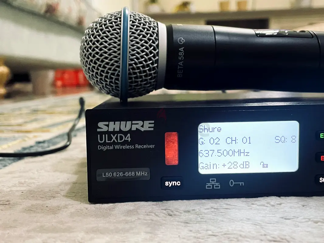 Shure ulxd4 wireless system ( receiver with handheld )