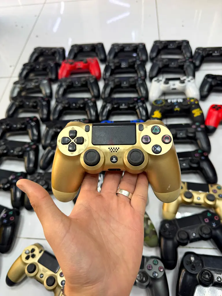 Ps4 broken controllers63229685321090112