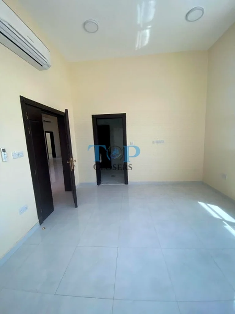 قريب من مطار العين | قريب من مخرج أبوظبي63306681000321114