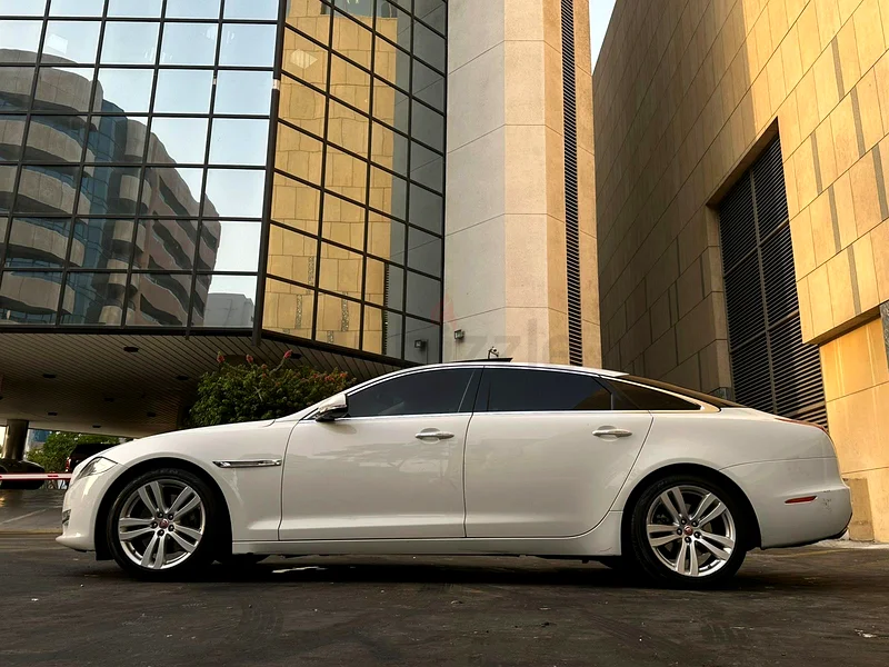 Jaguar XJL (Service with company records )62930627253507114