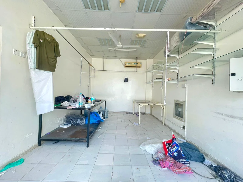متجر بسعر رخيص بالقرب من الطريق في المويلح62935673398145119