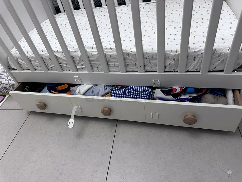 Baby crib63204250928898114