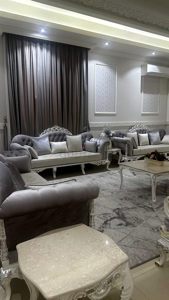 طقم أريكة من المخمل الأنيق معروض للبيع63191109392130111
