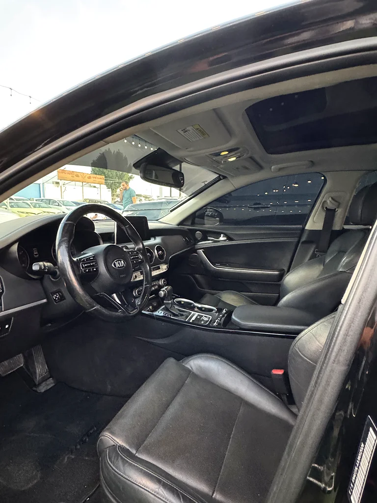 Kia Stinger full option63152289334401114