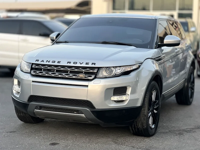 Range Rover Evoque 2015 Gulf model with panoramic roof, fully optional, in excellent condition63152291072641112