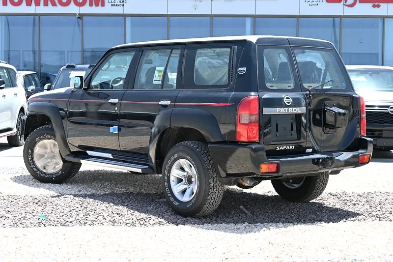 Nissan Patrol Safari 4.8L M/T 4WD63148163633281112