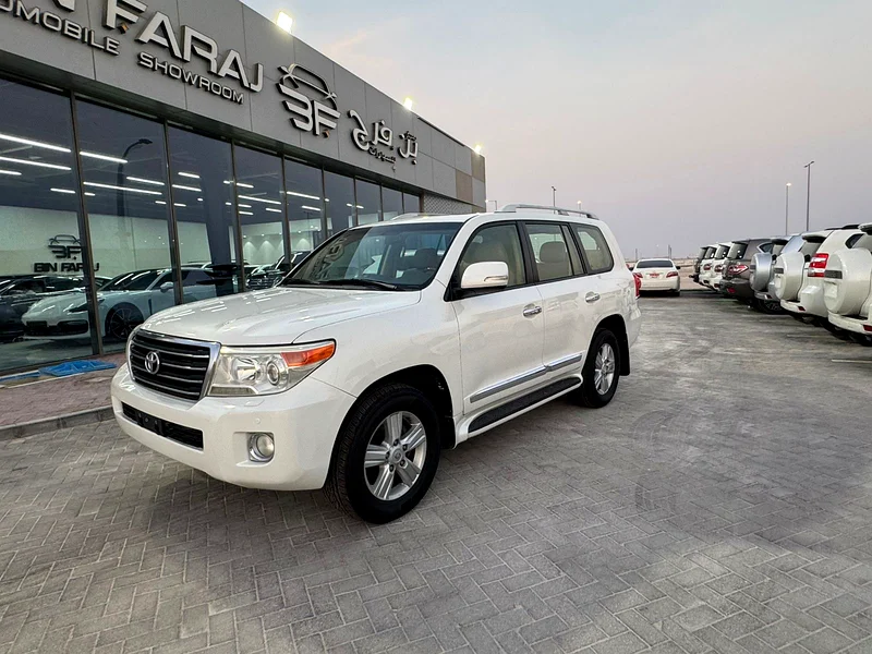 Toyota Land Cruiser Station GXR V863141173297793112