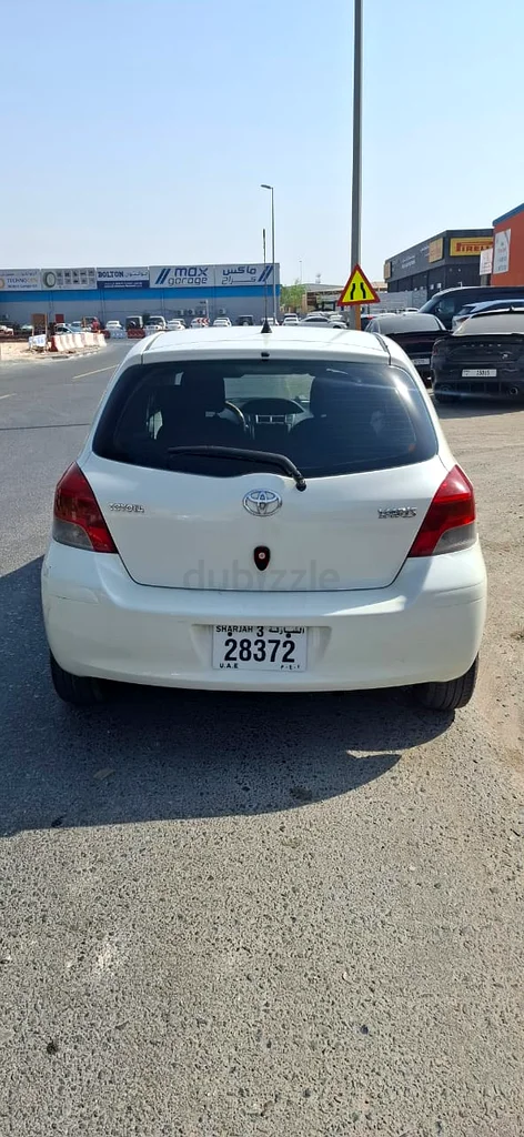 تويوتا ياريس بحالة جيدة63147210043137113