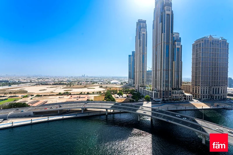 شقة بمساحة 3 غرف نوم وغرفة خادمة في منتصف المبنى | إطلالة على البحر | جديدة بالكامل63792245659137110