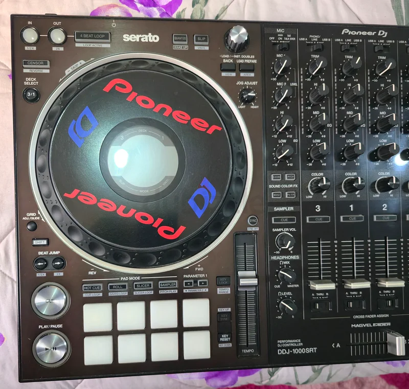 Pioneer DDJ 1000SRT Controller with Free Magma Carry Case63261272715905111