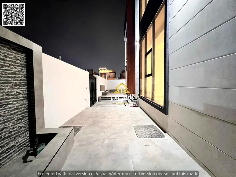 For sale, a modern corner villa with 5 rooms, a roof, and a place for an elevator, at a price including air conditioning, directly in front of the gar63249229301378112