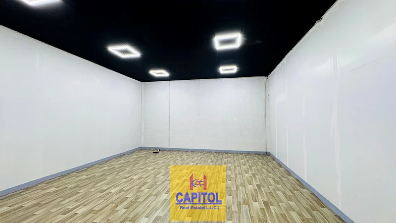 300 sqft Heavy Activity Warehouse Available For Rent.62935673252225113
