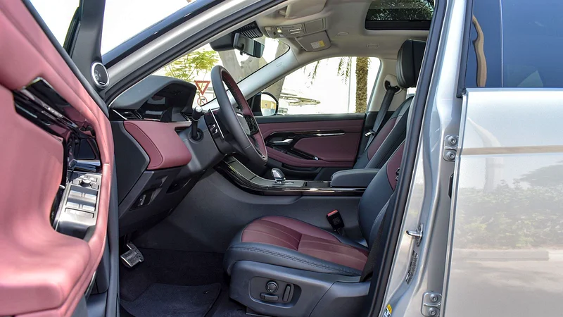 RANGE ROVER EVOQUE SE P250 DYNAMIC 2025! FIVE YEARS WARRANTY!! THREE YEARS SERVICE CONTRACT63159712358914113