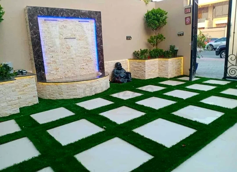عشب اصطناعي مع خطوات مشي مع التثبيت63219818818945112