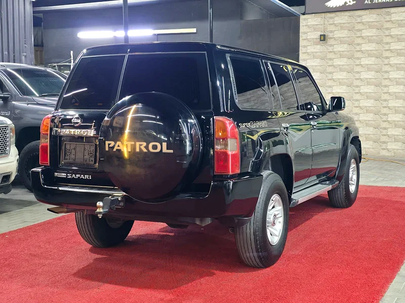 Nissan Patrol Safari  
Model: 2009  
Mileage: 260,000 km  
Price: 52,000 AED  
Gulf specifications63148163779074112