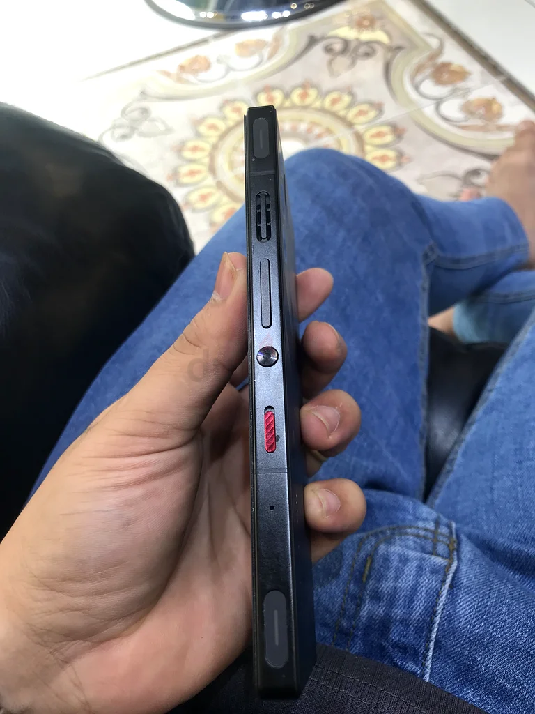 بصندوق كأنه جديد63183248360834114