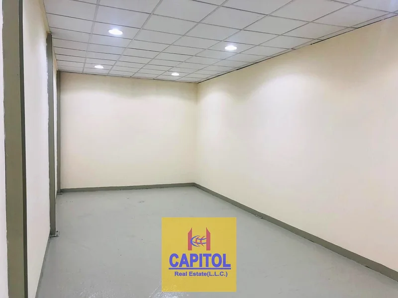 725 sqft  Specious Storage warehouse available for rent  Ground Floor Best Rental  price  \\ Clean63167562708354111