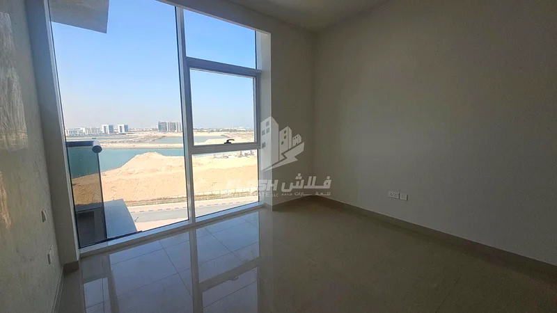 الطابق الأوسط I جديد بالكامل I جاهز للانتقال I وصول مباشر للشاطئ63864087127810113