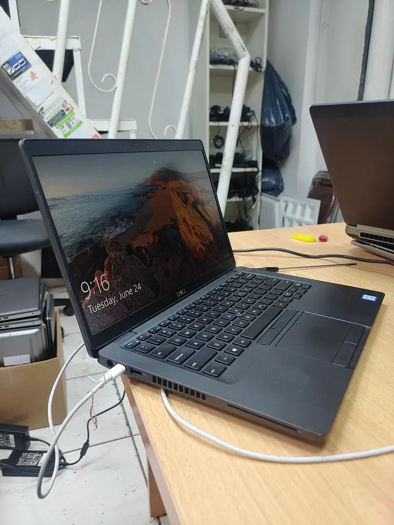 Dell Laptop - Sleek and Reliable Performance!63256601861634111