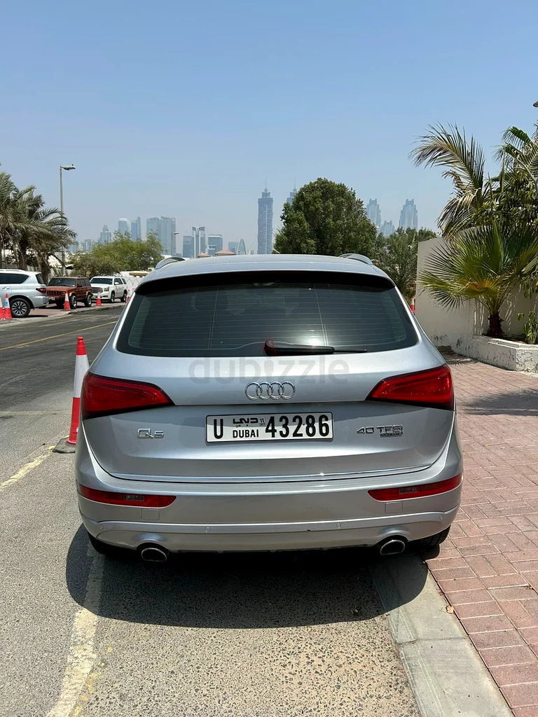 2015 Silver Q5 in pristine condition, to sell63167091099778112