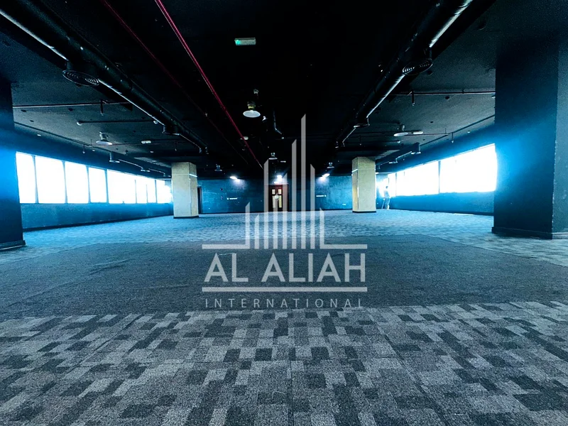 مكتب لتأجير المساحات | 4467 قدم مربع | شارع المطار |62935673269507111