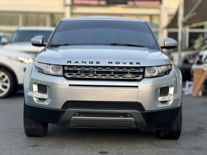 Range Rover Evoque 2015 Gulf model with panoramic roof, fully optional, in excellent condition63152291072641111